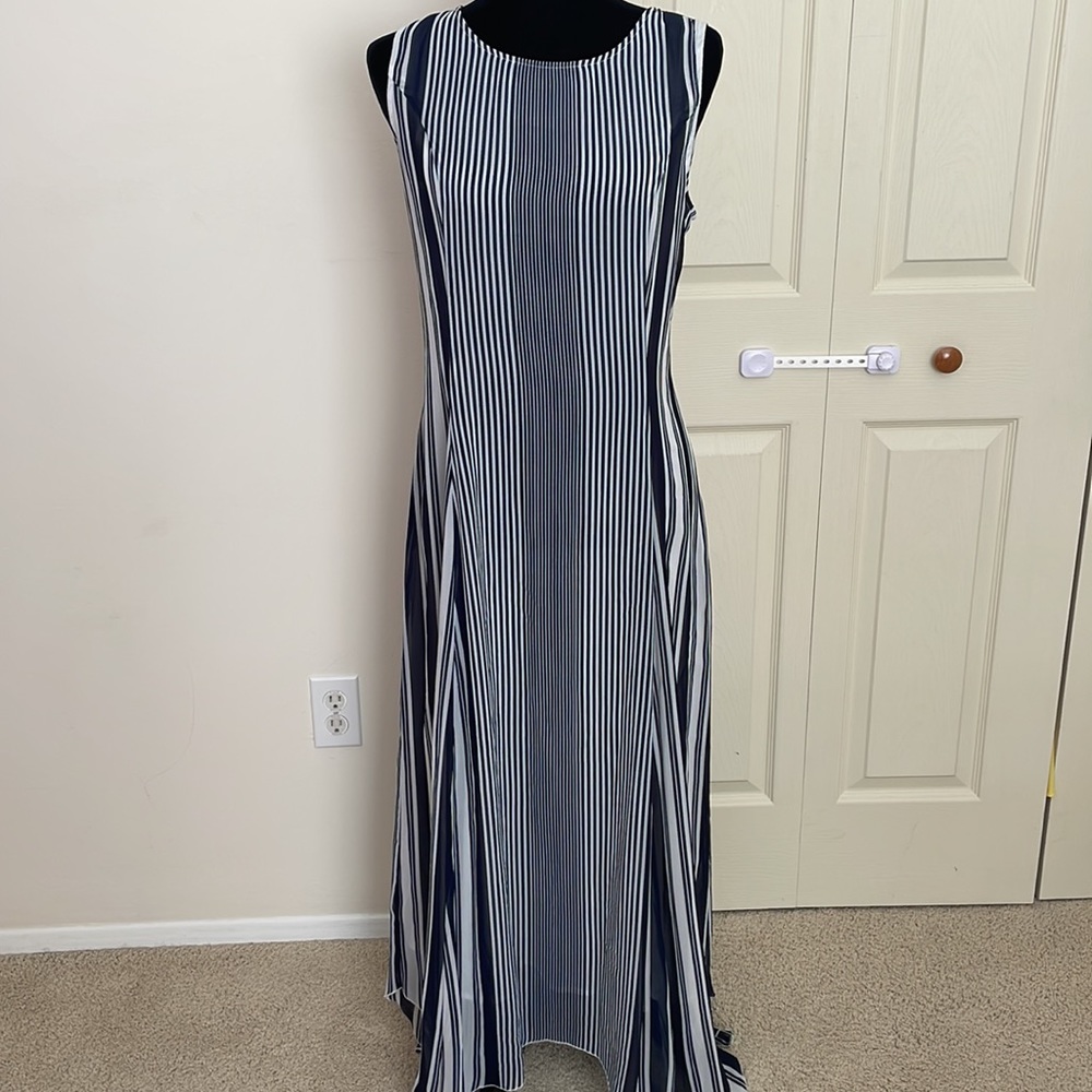 Long elegant legs hanky hem dress navy/white